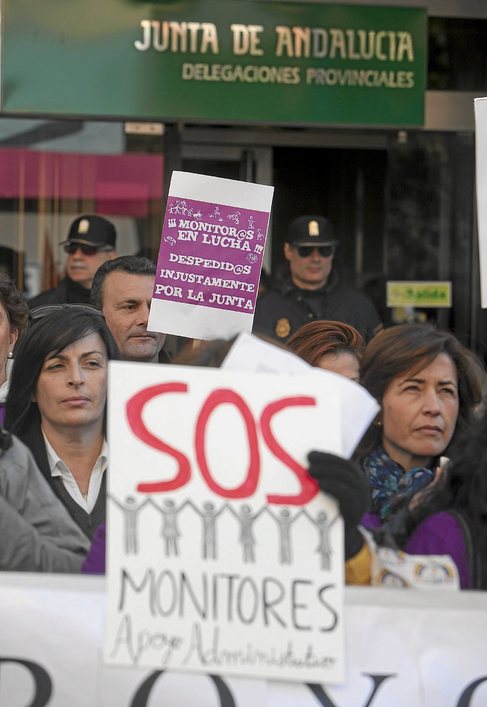 Protesta de 'monitores' despedidos en Crdoba.