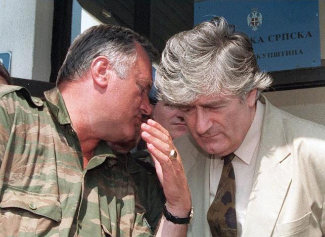 Mladic y Karadzic, en agosto de 1993, en pleno asedio a Sarajevo.