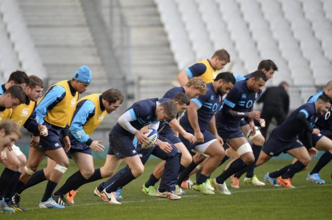 El equipo ingls de rugby, durante un entrenamiento en  Saint-Denis.