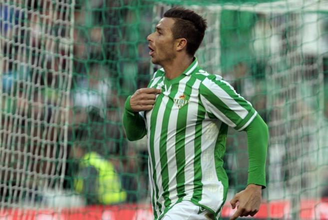 Rubn Castro celebra uno de sus dos goles al Espanyol.