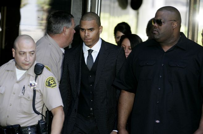 El cantante Chris Brown, en 2009, en las Cortes Criminales de Los...