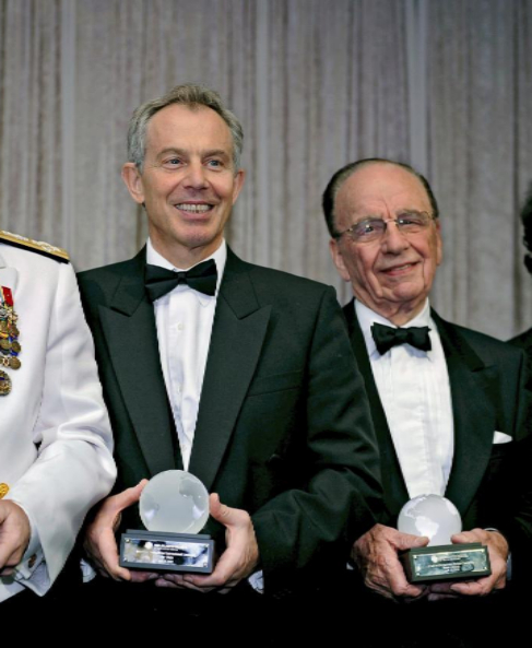 Blair y Murdoch, en una foto de archivo.