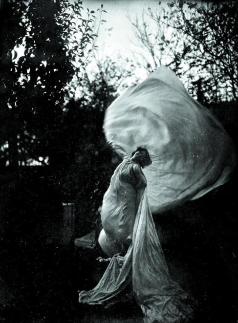 'Loïe Fuller Dansant', fotografía de Eugéne Druet.