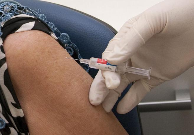 Los pediatras reclaman vacunas frente a la varicela y el meningococo...
