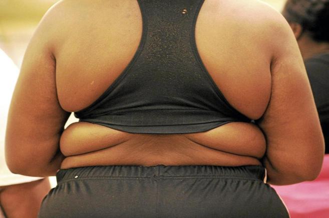 Una mujer estadounidense con problemas de sobrepeso.