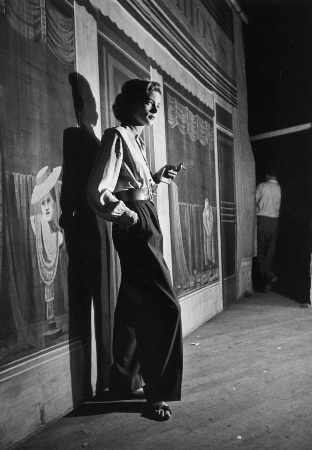 Lauren Bacall posa en una sesin de fotos para la revista 'Time'.