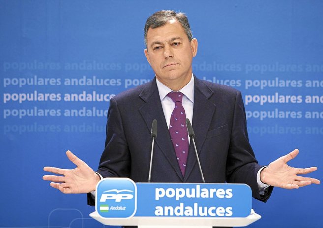 El secretario general del PP-A y alcalde de Tomares, Jos Luis Sanz,...