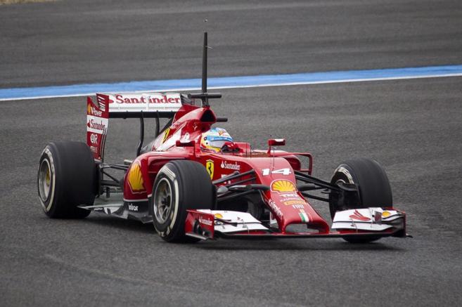 Fernando Alonso, durante los primeros tests de pretemporada en Jerez....