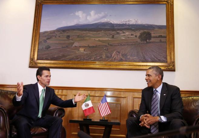 Pea Nieto y Obama conversan en la cumbre celebrada en Toluca junto a...