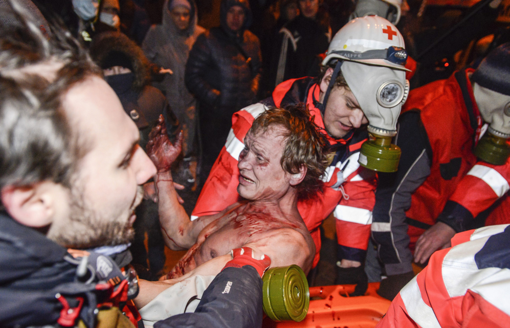 19 de Enero del 2014. Un manifestante herido durante los...