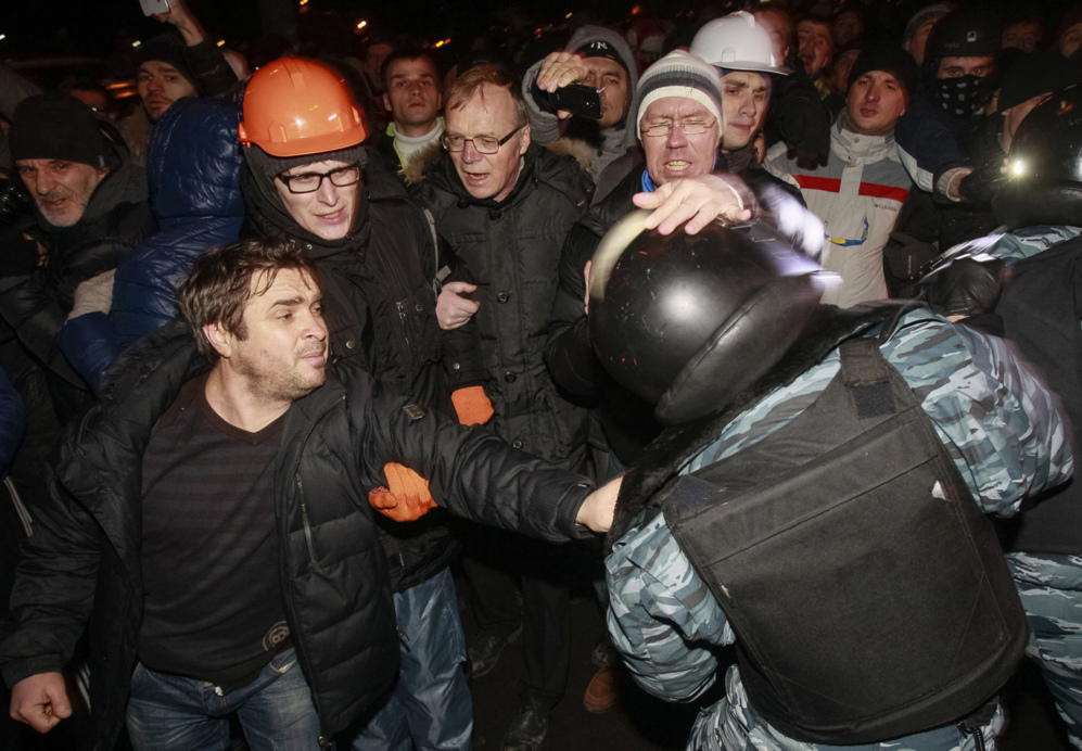 11 de Enero del 2014. Enfrentamientos entre activistas y polica en...