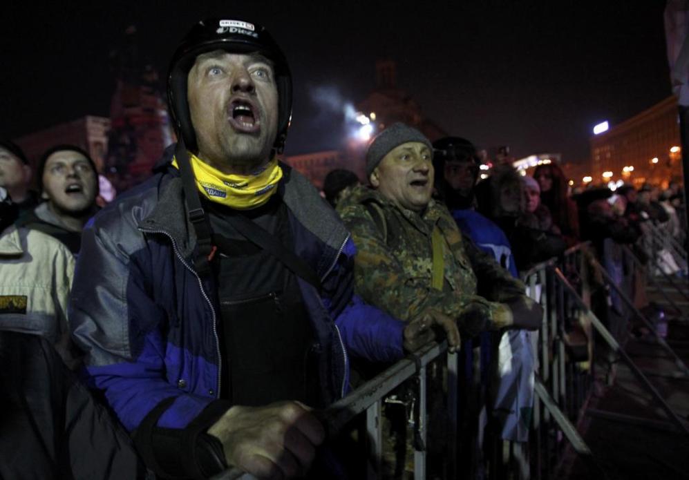 Cnticos y gritos de un pueblo al que el gobierno de Yanukovich no...