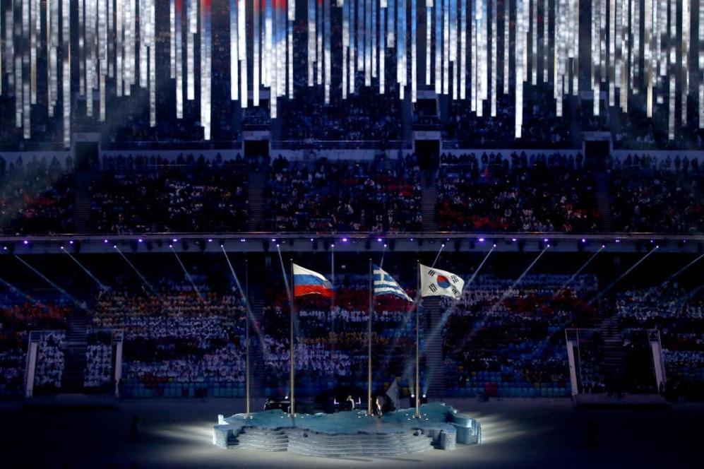 La bandera rusa, junto a la surcoreana y la griega.