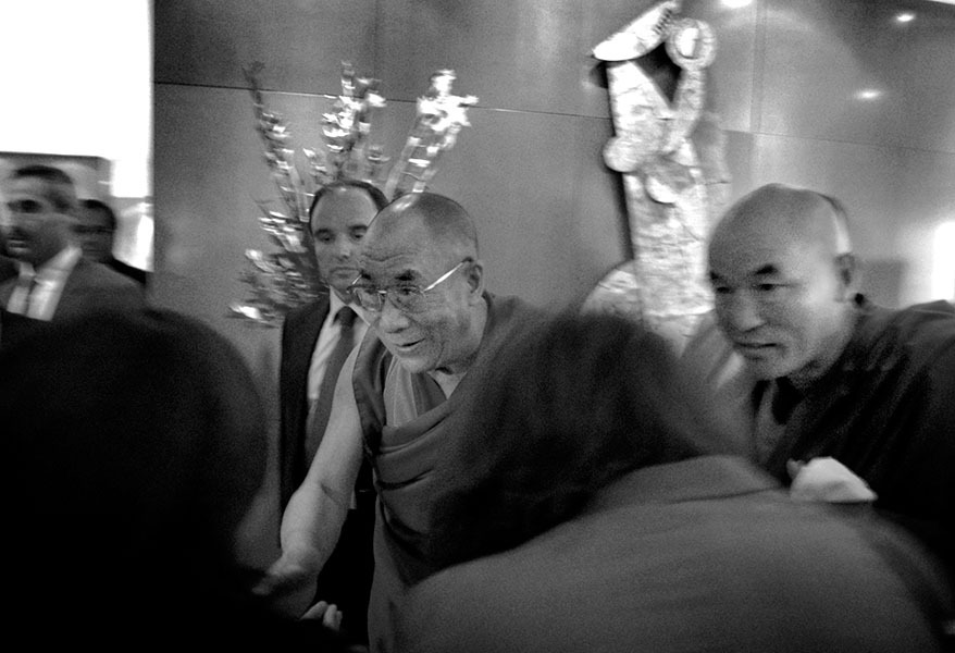 Poco despus, gracias a los auspicios del Dalai Lama y a la ayuda del...
