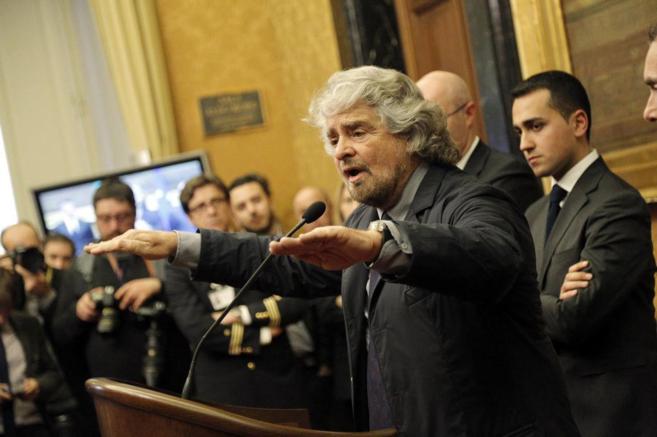 El lder del Movimiento 5 Estrellas, Beppe Grillo, habla despus de...