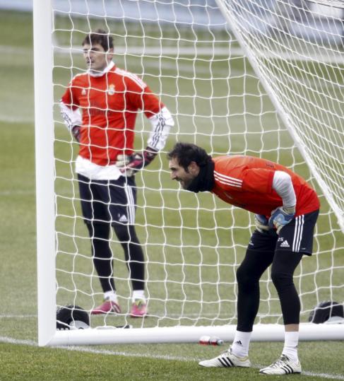 Casillas y Diego Lpez en un entrenamiento.