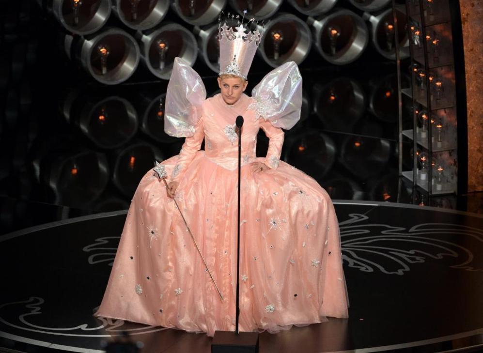El homenaje a 'El mago de Oz' ha terminado con DeGeneres vestida de...
