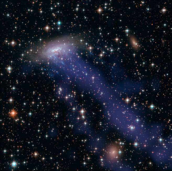 Imagen de la galaxia ESO 137-001 captada por el telescopio Hubble.