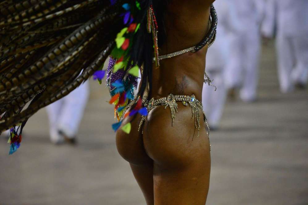 Bailarines de la escuela de samba Mocidade durante una actuacin la...