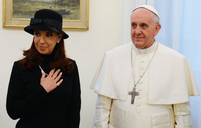 Cristina Fernndez de Kirchner y el Papa Francisco en su primer...