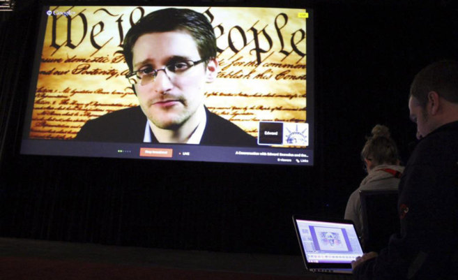 Snowden interviene va teleconferencia desde Mosc en el festival...