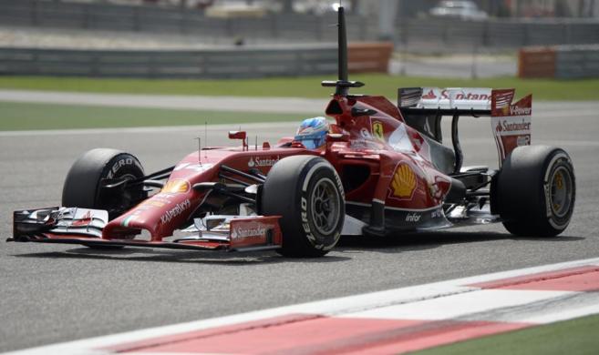 Fernando Alonso durante las pruebas en Barhein.