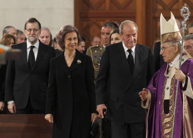 Los Reyes y Rajoy, con el arzobispo de Madrid, Rouco Varela, en la...