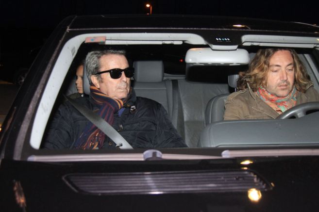 Ortega Cano junto a Pepe el Marismeo en un coche tras visitar a...