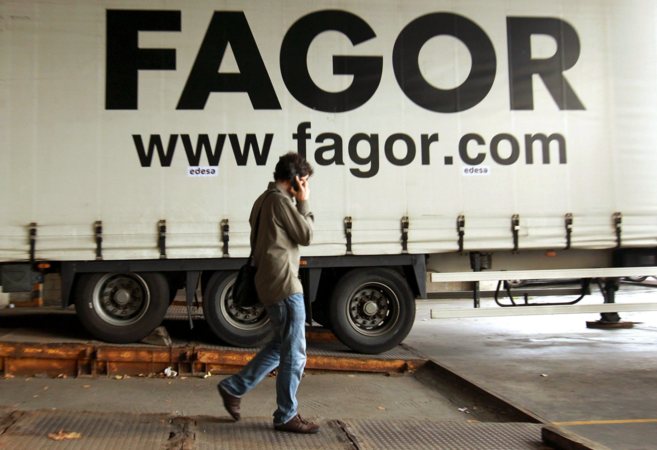 Un camión de la marca Fagor en una planta de Bizkaia.