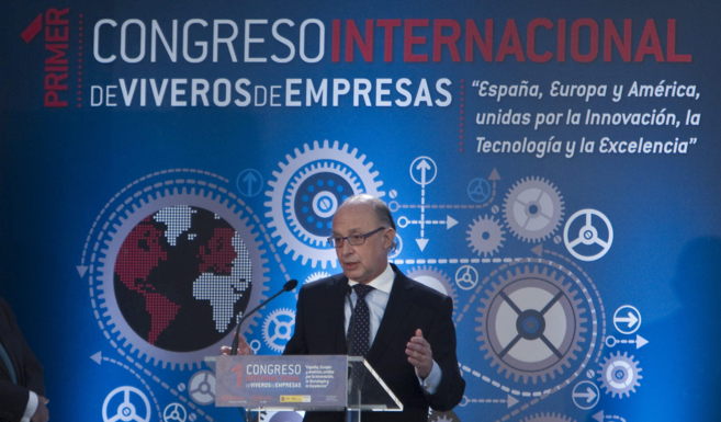 Cristóbal Montoro, este lunes en Sevilla durante el Congreso de...