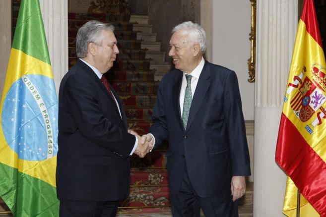 El ministro espaol Jos Manuel Garca-Margallo y su homlogo de...