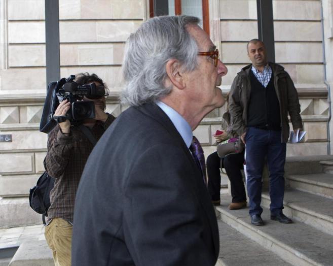 El alcalde de Barcelona Xavier Trias, al llegar a la Audiencia de...