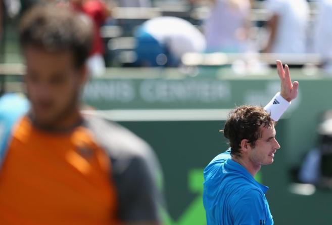 Andy Murray celebra el triunfo ante el gesto contrariado de Feliciano.