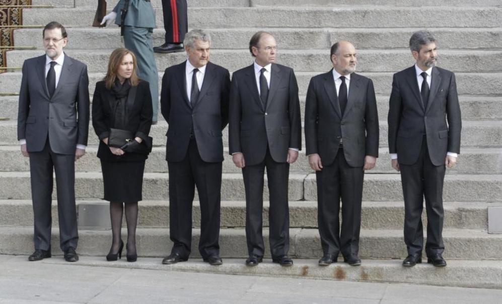 El presidente del Gobierno, Mariano Rajoy, su mujer, el presidente del...