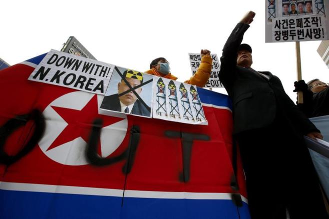 Activistas surcoreanos se manifiestan contra el lder norcoreano, Kim...