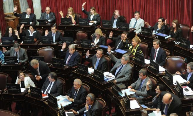 El pleno del Senado argentino debate el proyecto de ratificacin...