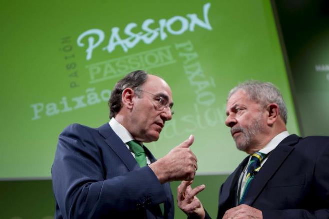 El presidente de Iberdrola, Sánchez Galán con el ex presidente de...