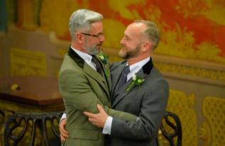 El primer matrimonio homosexual de Reino Unido.