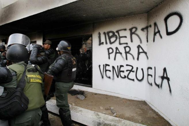 La polica durante los disturbios de Maracaibo.
