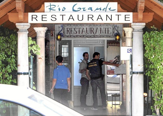 Restaurante Ro Grande, durante un registro de la Guardia Civil por...