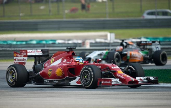Fernando Alonso y su Ferrari