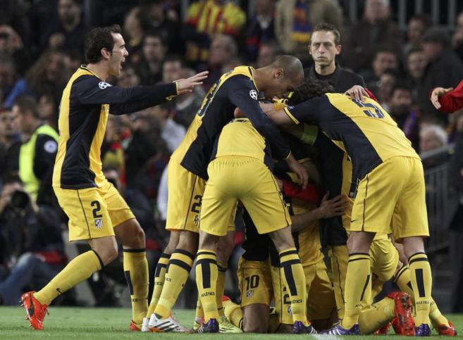 Los jugadores del Atltico de Madrid celebran el gol de Diego.