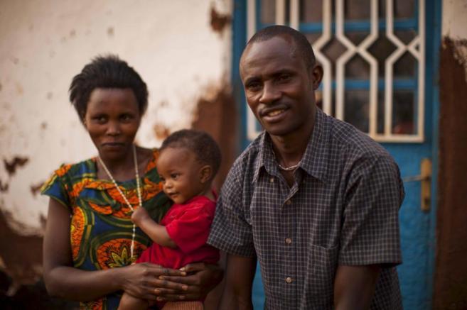Alfred y Donata, pareja mixta hutu y tutsi en la prefectura de Kamembe...