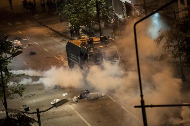Disturbios en Caracas entre manifestantes y la Policía Bolivariana