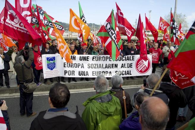 Concentración de UGT, CCOO y sindicatos franceses en la frontera de...