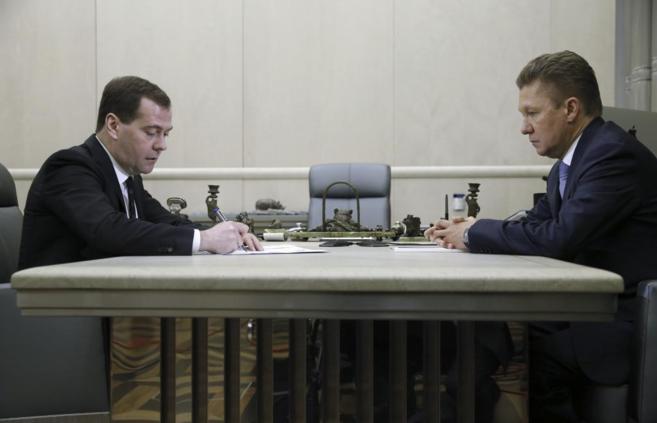 El primer ministro ruso, Dimitri Medvedev, se rene con el director...