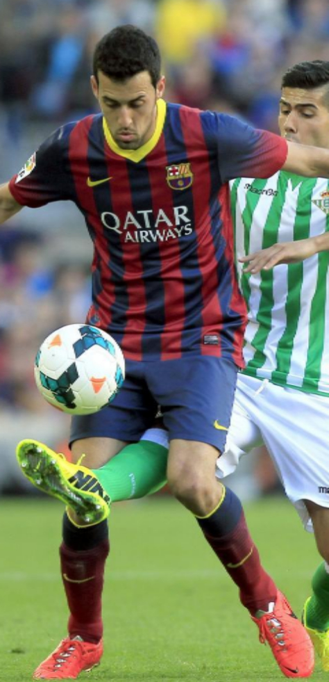 El centrocampista del Barcelona Sergio Busquets contra el Betis.
