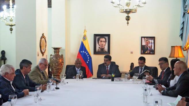 El presidente Nicolás Maduro se reúne en Caracas con miembros de la...