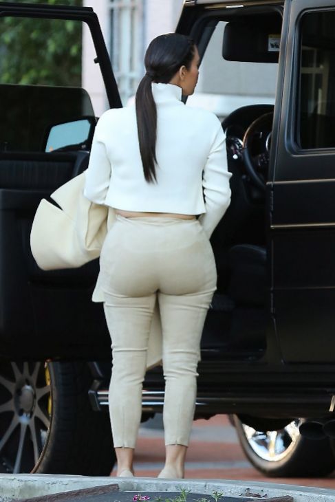 Si para cualquiera un pantaln blanco siempre es arriesgado, para Kim...