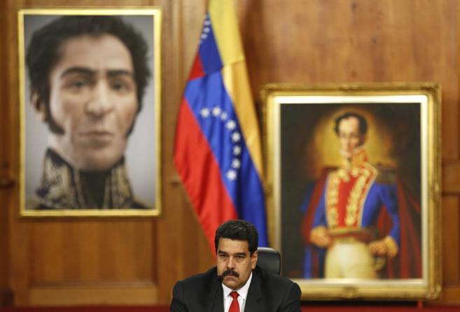 Nicols Maduro durante la reunin con la oposicin en el palacio...